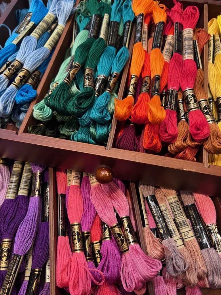 fili colorati di tutti i colori